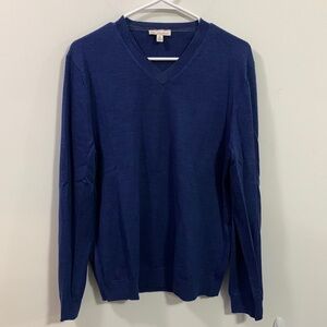 Gap V Neck sweater, Extra Fine Merino Wool, Size Medium, very good condition